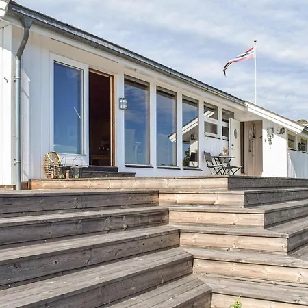 Cozy In With House Sea View